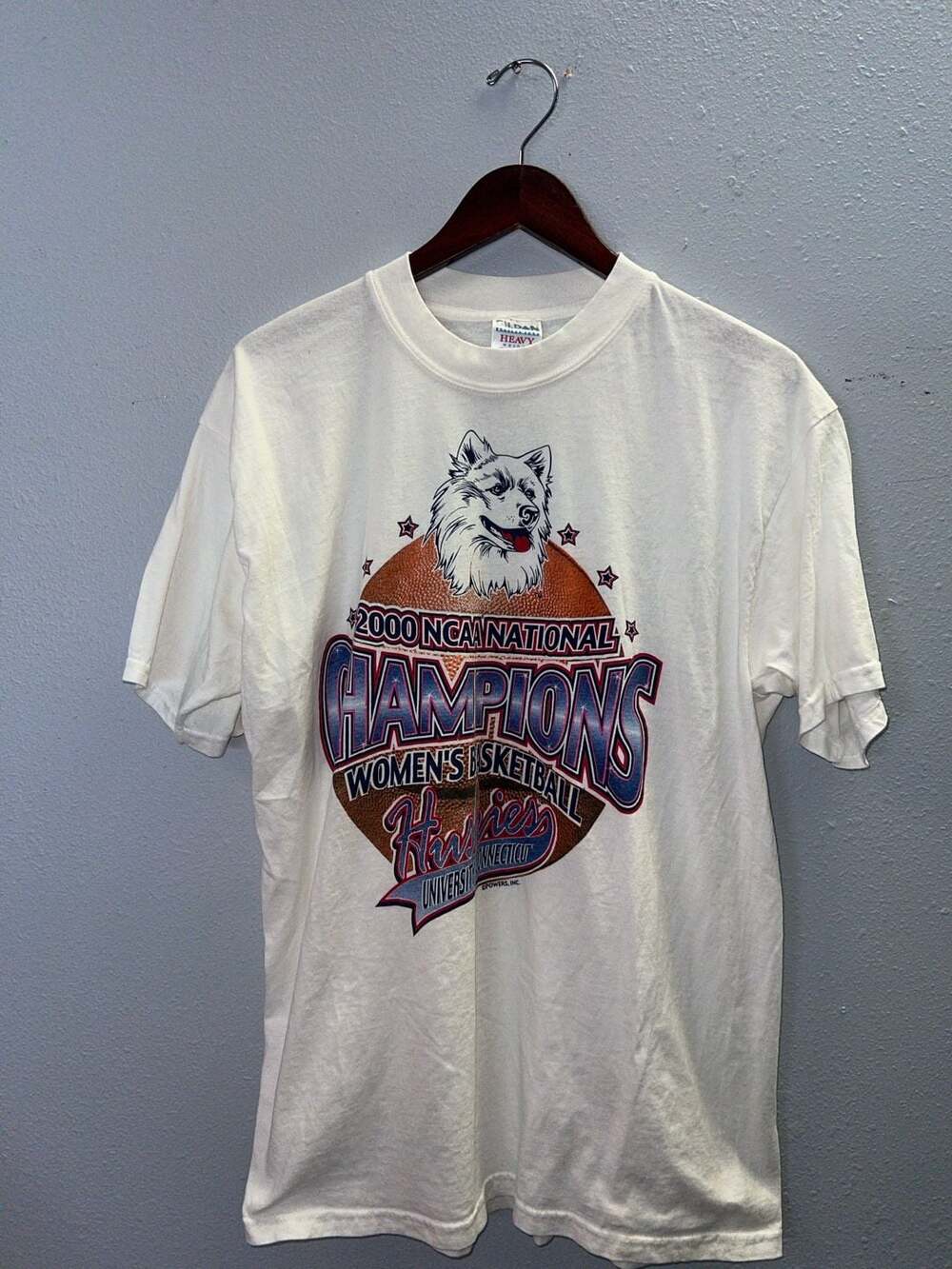 Vintage Y2K 2000 UConn Basketball National Champions Graphic T Shirt Lrg 0649